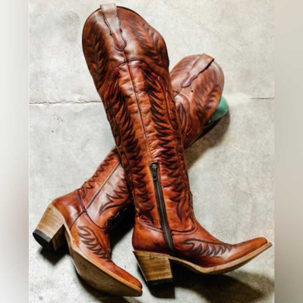 Corral Women's Tall Embroidery Western Boots
Cognac Embroidery Tall Boots